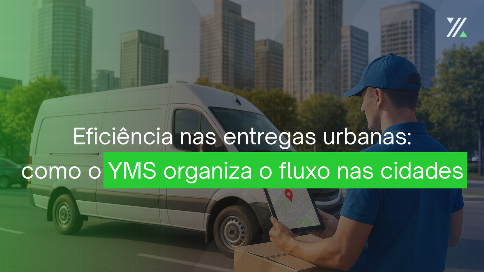 Entregador usando tablet para rastrear rotas ao lado da van de entregas urbanas.